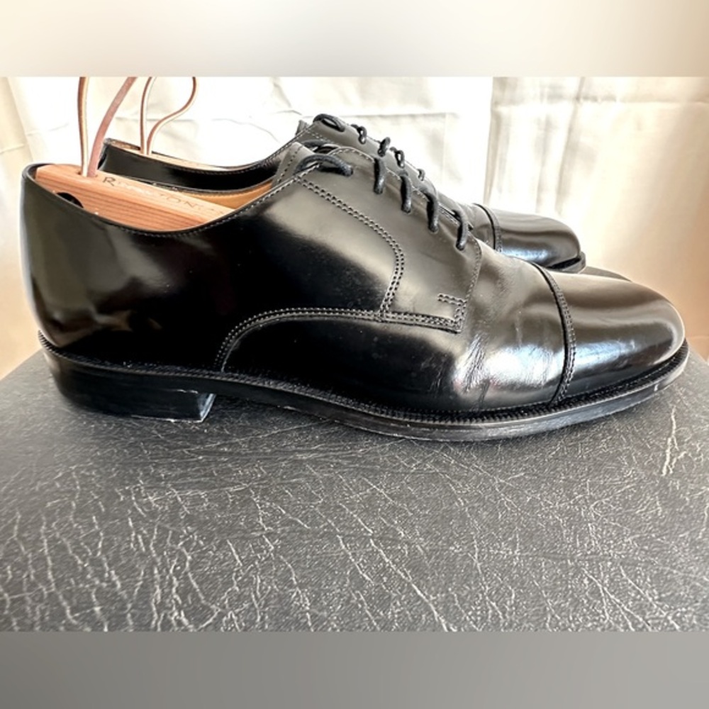 Cole Haan Caldwell black leather shoes - Size 10.5.  With box and shoe bags
